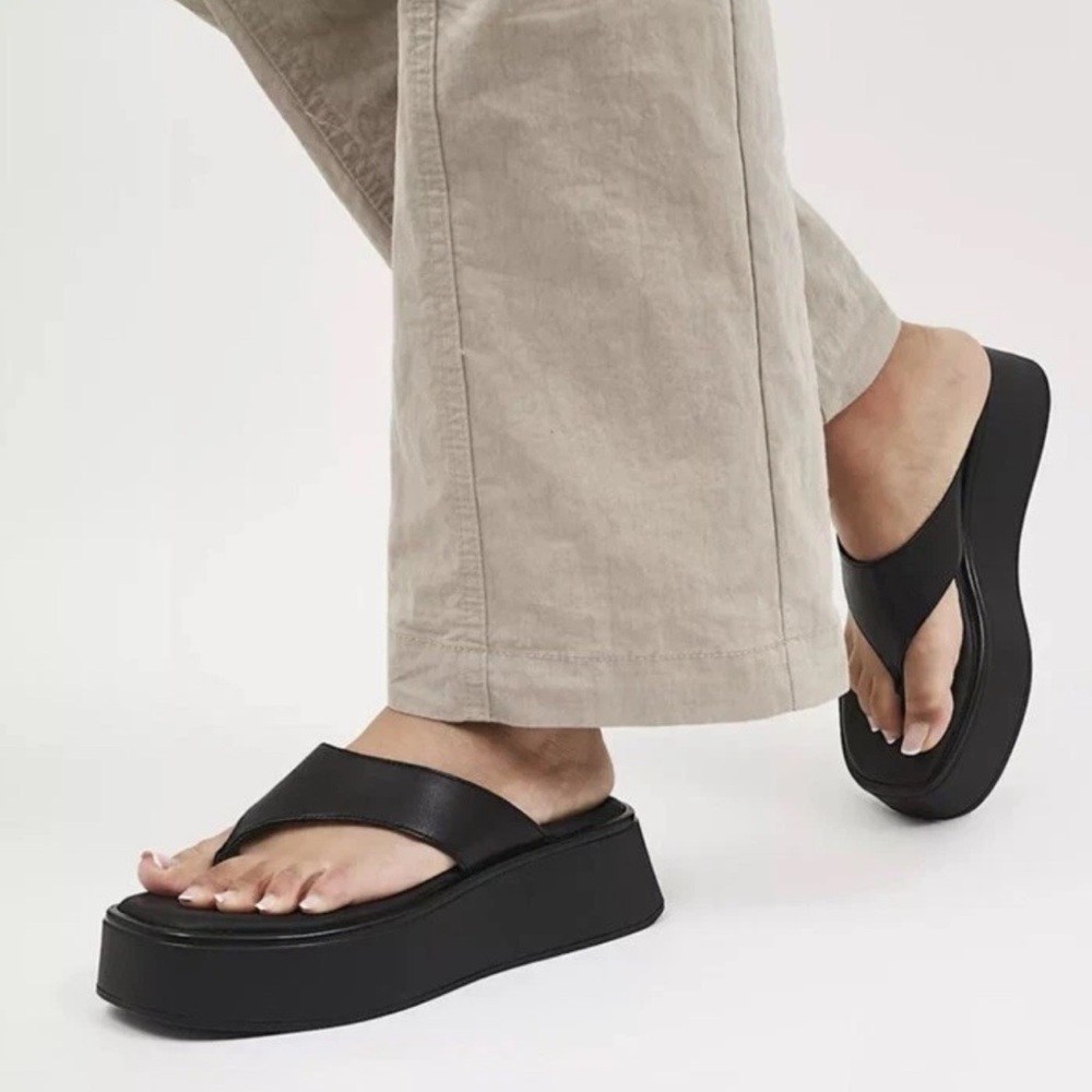 Vagabond Black Platform Sandals Size 9